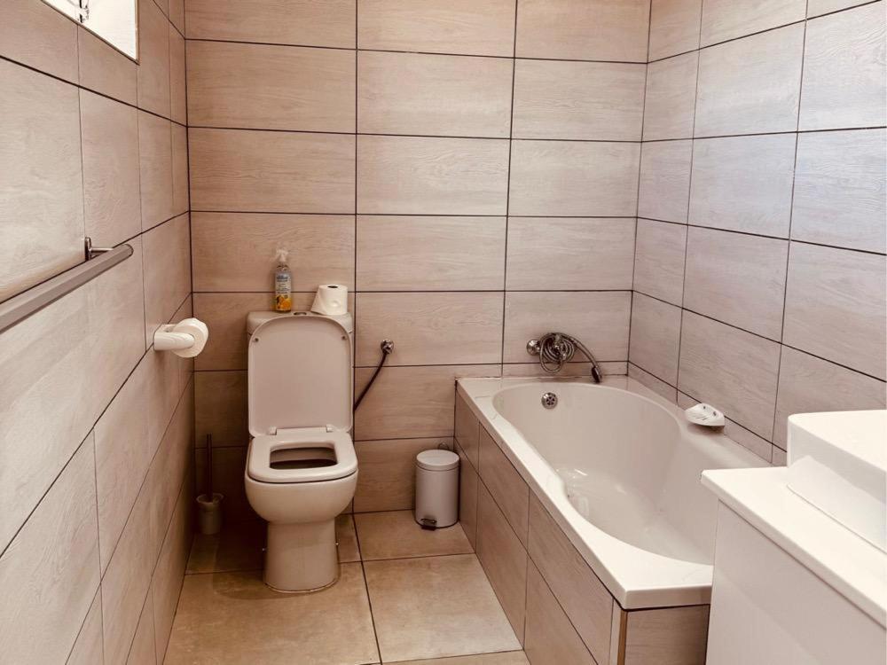 Flying Ostrich Guesthouse & Self-Catering Accommodation Mariental Room photo