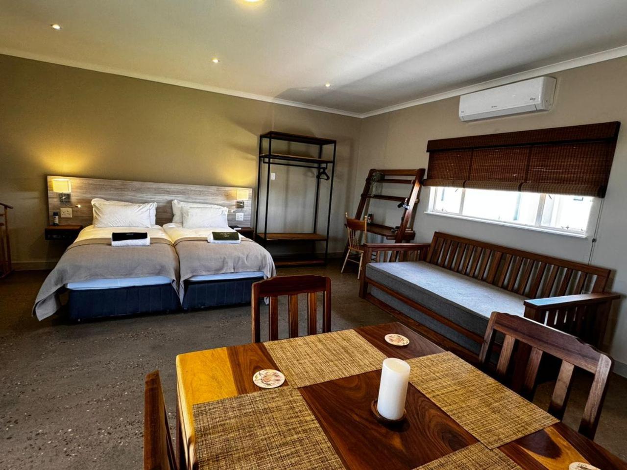 Flying Ostrich Guesthouse & Self-Catering Accommodation Mariental Exterior photo
